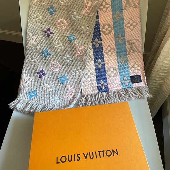 Louis Vuitton Wool Silk Blend Scarf - Picture 1 of 4